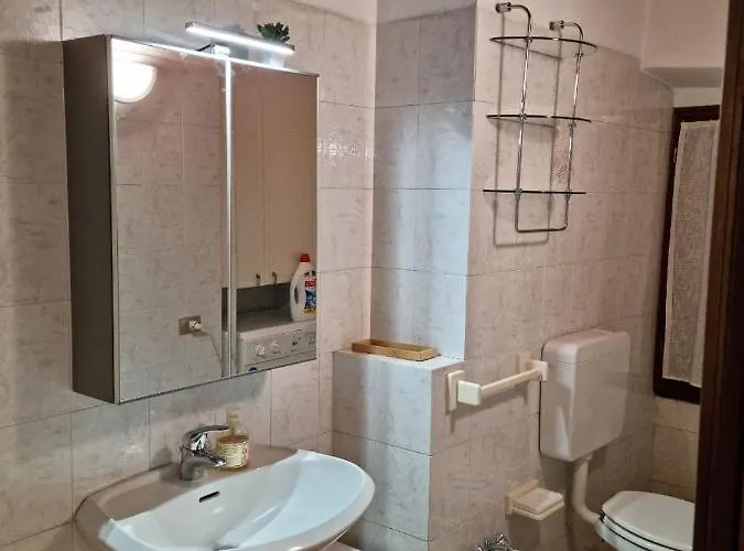 L'insolito Posto Nyaraló Nus